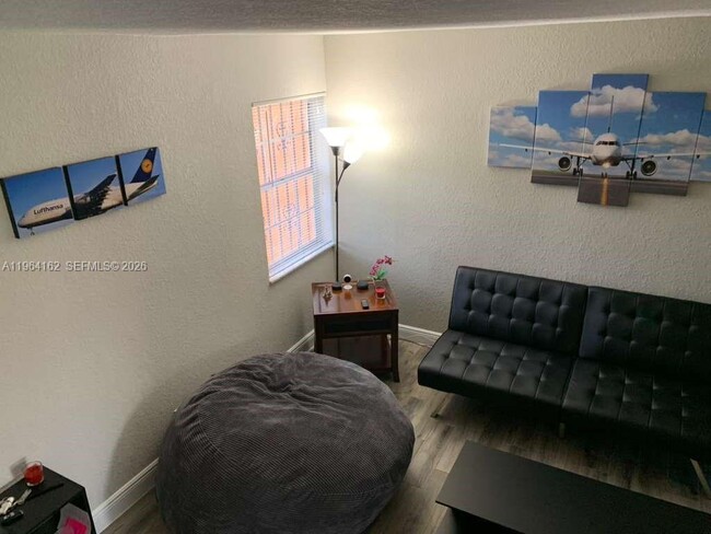 3737 NW 20th St in Lauderdale Lakes, FL - Building Photo - Building Photo