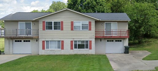 136-138 Johnson Rd in Wadsworth, OH - Building Photo