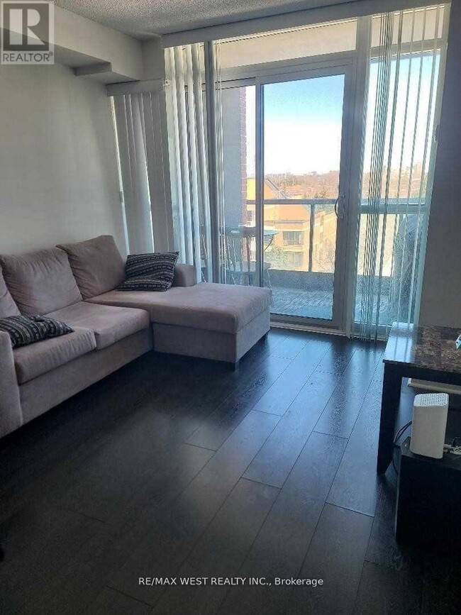 525 Wilson Ave in Toronto, ON - Building Photo - Building Photo