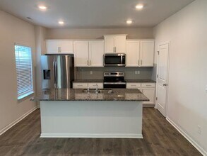 4410 Marthas Vlg Ln in Ayden, NC - Building Photo - Building Photo