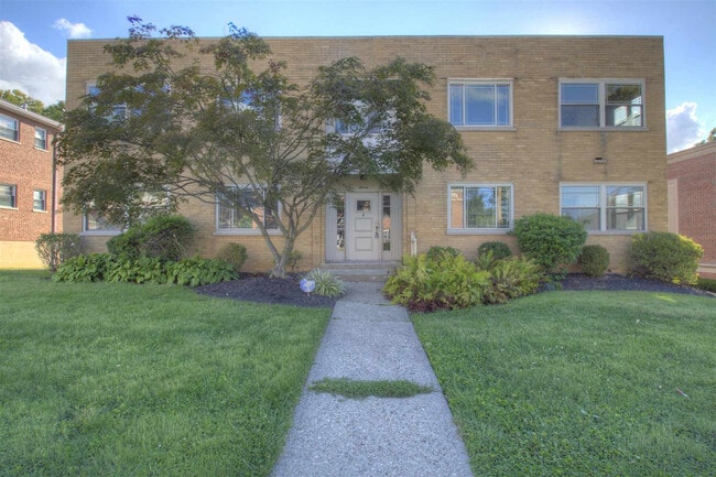 property at 11 E Lakeside Ave