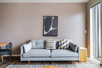 5101 25th Ave NE in Seattle, WA - Building Photo - Building Photo