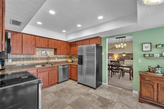 617 Valley Hill Dr in Brandon, FL - Building Photo - Building Photo