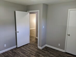 4812 Eula Cir, Unit 4812-B in Hixson, TN - Foto de edificio - Building Photo