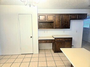 3209 W Wadley Ave in Midland, TX - Building Photo - Building Photo