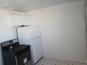 300 Maxine Ave, Unit 300 in Barstow, CA - Building Photo - Building Photo