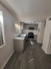 4th St. Apartments in Palmdale, CA - Building Photo - Building Photo