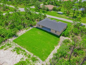 15061 Brainbridge Cir in Port Charlotte, FL - Building Photo - Building Photo