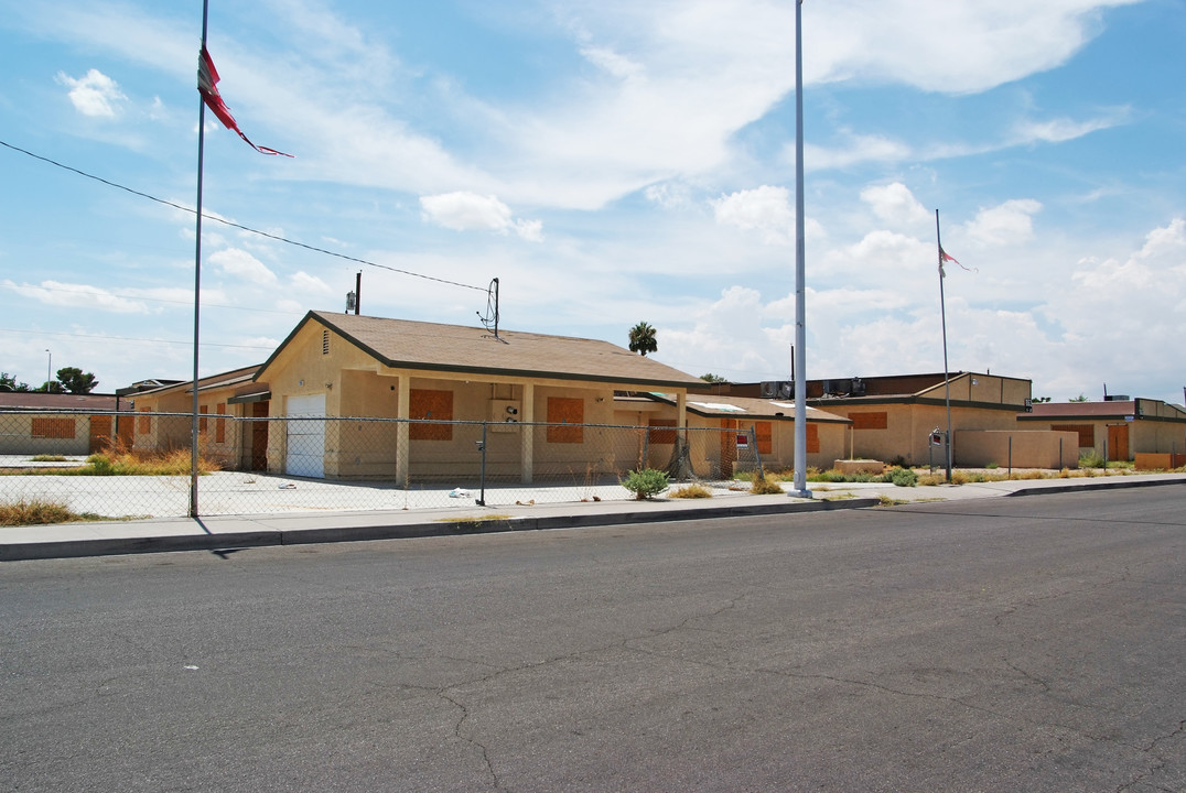 Murray Apartments in Las Vegas, NV - Building Photo