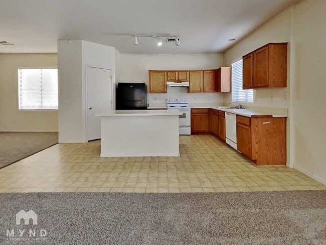 8028 W Forest Grove Ave in Phoenix, AZ - Building Photo - Building Photo