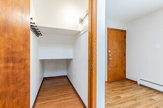 5752 W Park Ave, Unit 1-N in Cicero, IL - Building Photo - Building Photo