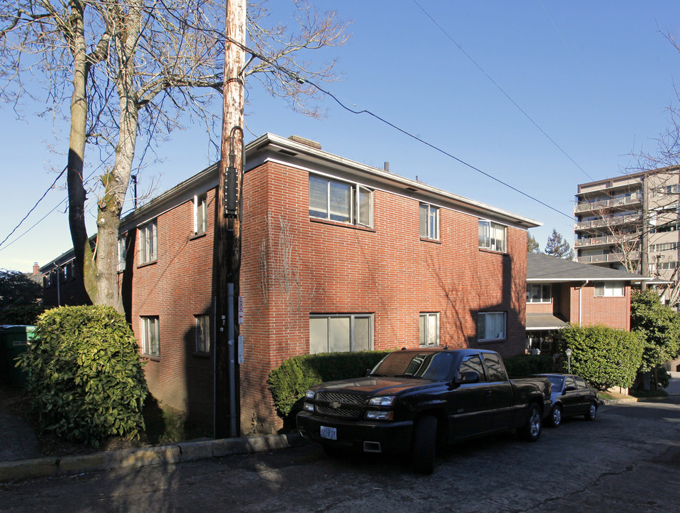 Radcliff Apartments in Portland, OR - Building Photo