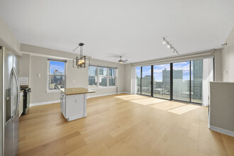 5 E 14th Pl in Chicago, IL - Building Photo - Building Photo