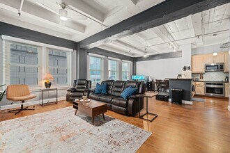 1120 Texas Ave in Houston, TX - Building Photo - Building Photo