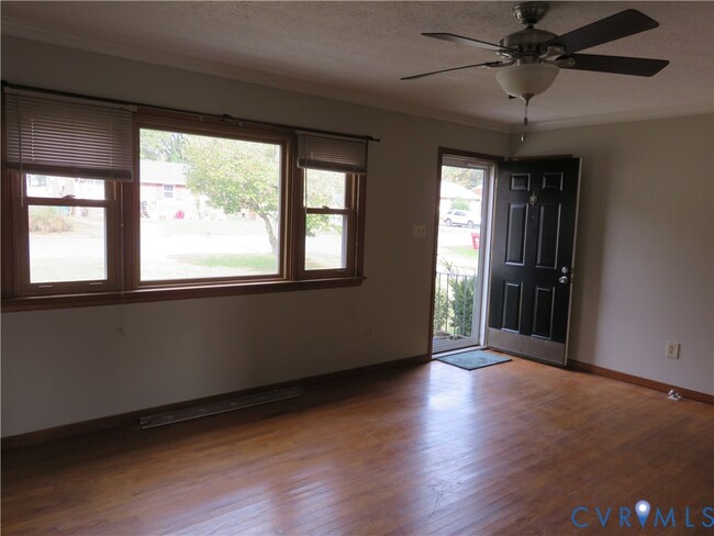 231 N Mapleleaf Ave, Unit 4304 in Highland Springs, VA - Building Photo - Building Photo