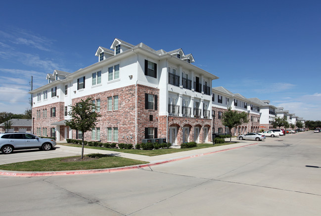 Twin Rivers Senior Living in Richardson, TX - Building Photo - Building Photo