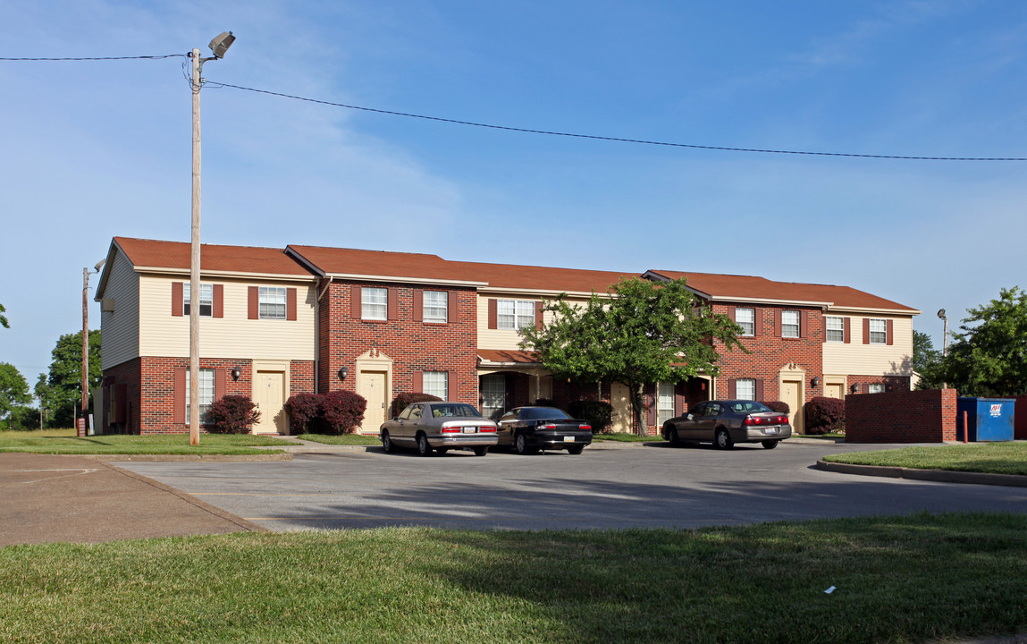 Woodruff Village in Toledo, OH - Building Photo