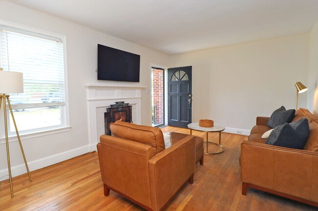 1012 D Ave in West Columbia, SC - Building Photo - Building Photo