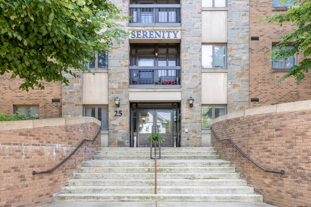 Serenity Towers at Brockton in Brockton, MA - Foto de edificio