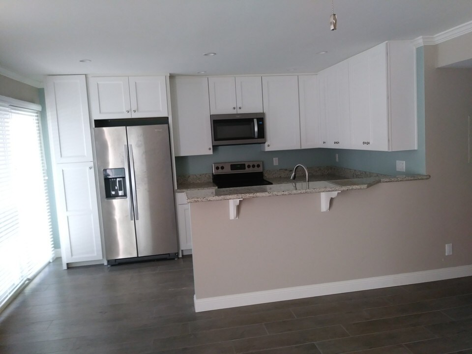 45270 Panorama Dr-Unit -4 in Palm Desert, CA - Building Photo