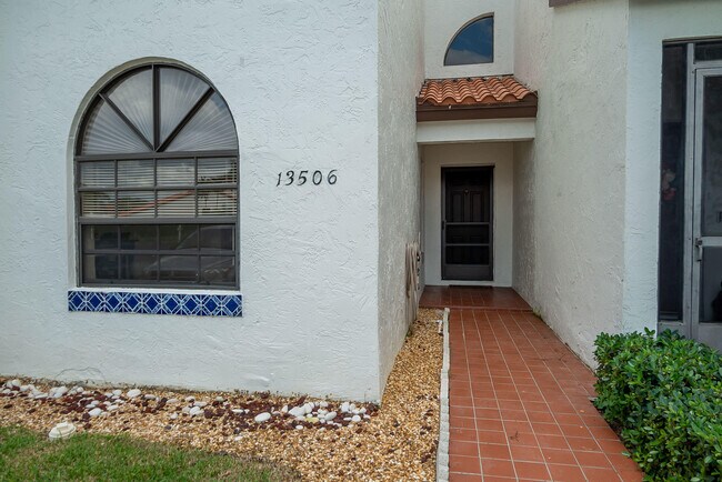 13506 Fountain View Blvd in Wellington, FL - Building Photo - Building Photo