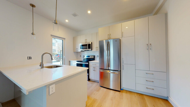 2837 Washington St, Unit 1 in Boston, MA - Building Photo - Building Photo