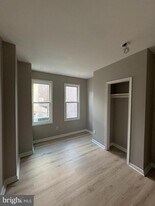 245 W Ontario St in Philadelphia, PA - Building Photo