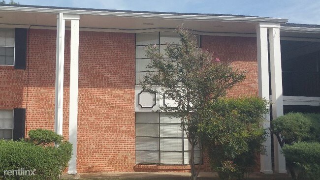 3146 NW Cache Rd in Lawton, OK - Building Photo - Building Photo