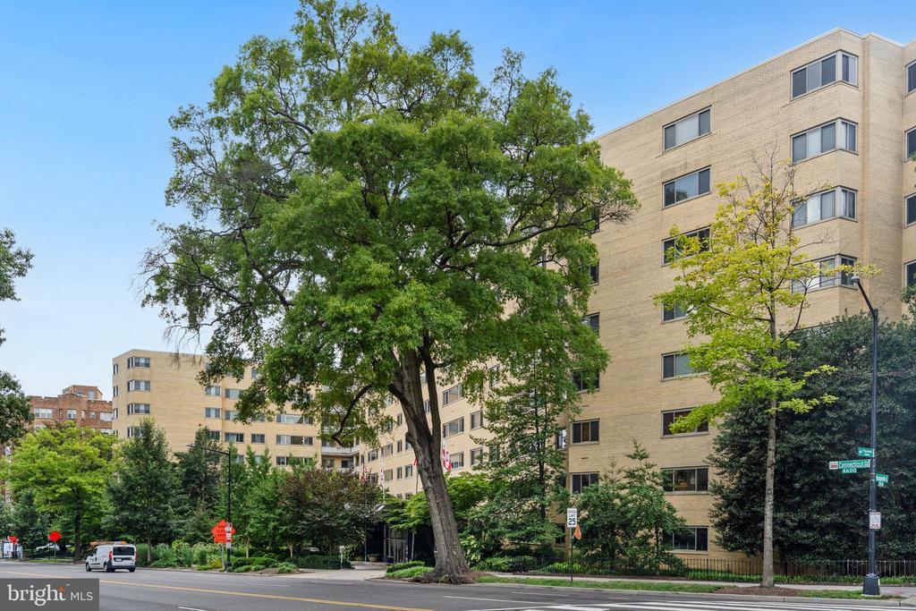 4600 Connecticut Ave NW in Washington, DC - Building Photo