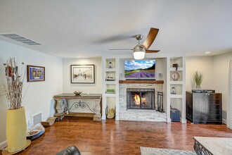 5556 Floral Ave in Jacksonville, FL - Foto de edificio - Building Photo