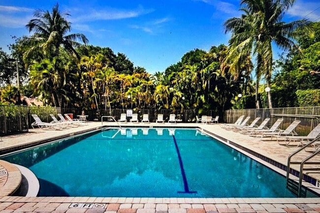 1910 Belmont Pl in Boynton Beach, FL - Building Photo - Building Photo