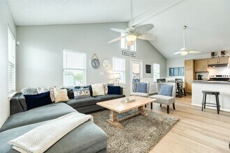 16614 Bermuda Way in Jamaica Beach, TX - Building Photo - Building Photo