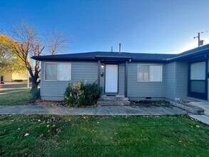 309 Marie St in Medford, OR - Building Photo - Building Photo