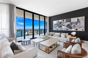 1000 Biscayne Blvd in Miami, FL - Building Photo