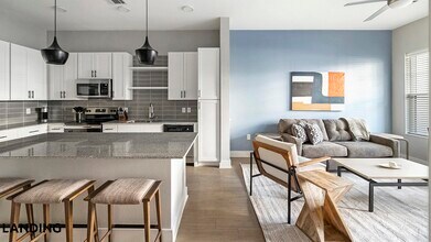 15401 Chenal Pkwy, Unit 3301 in Little Rock, AR - Building Photo - Building Photo