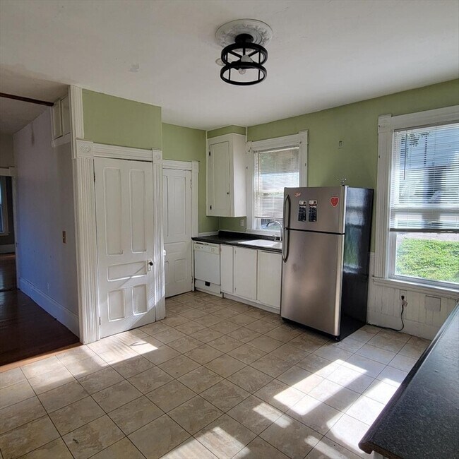 30 Uxbridge St in Worcester, MA - Building Photo - Building Photo