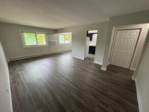 7902 Venus St in Loves Park, IL - Building Photo - Building Photo