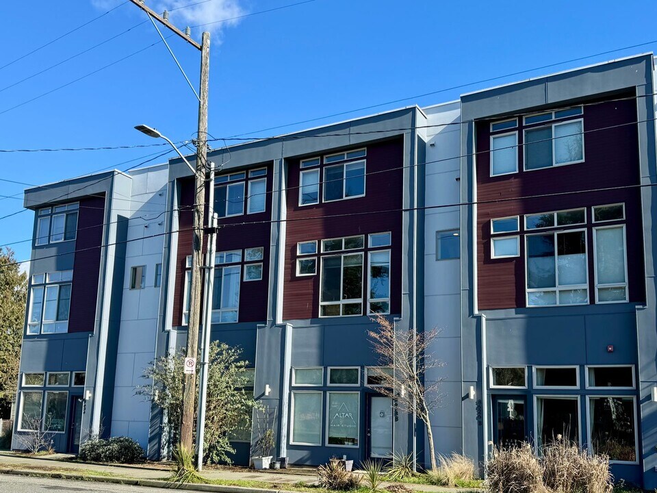 8628A 3rd Ave NW in Seattle, WA - Building Photo