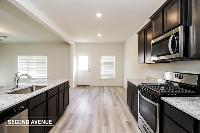 424 Condie Russell Ave in Venus, TX - Building Photo - Building Photo