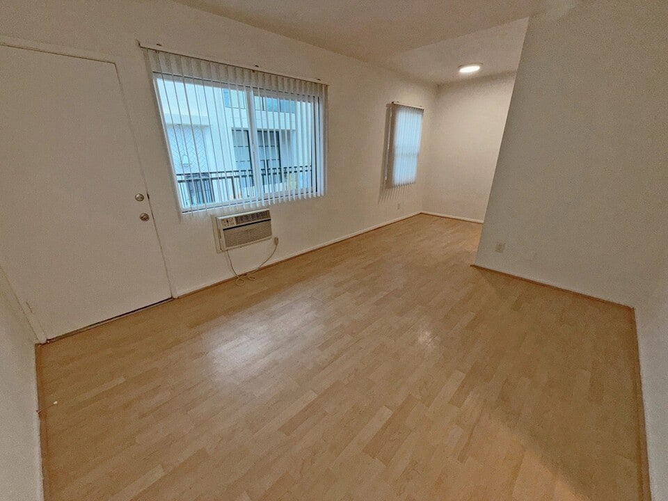 1248 N Las Palmas Ave, Unit 9 in Los Angeles, CA - Building Photo