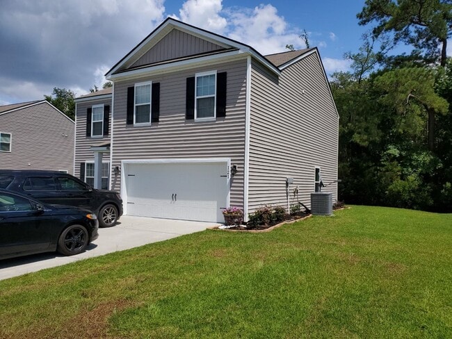 121 Tupelo Way in Guyton, GA - Building Photo - Building Photo