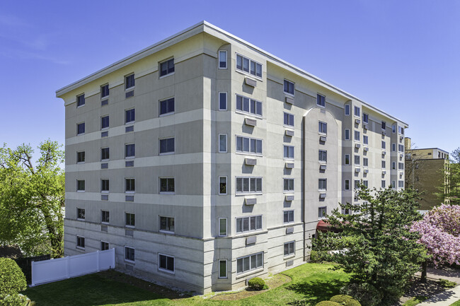 Prospect Ashley Condominium in Hackensack, NJ - Foto de edificio - Building Photo