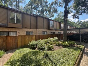 11711 Memorial Dr in Houston, TX - Foto de edificio - Building Photo