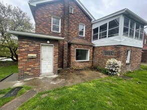 5419 Mifflin Rd in Pittsburgh, PA - Building Photo - Building Photo