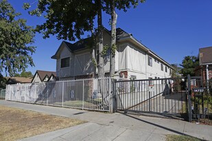 14743 Sylvan St Apartments