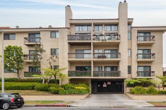 Pacific Club in Playa Del Rey, CA - Building Photo - Building Photo