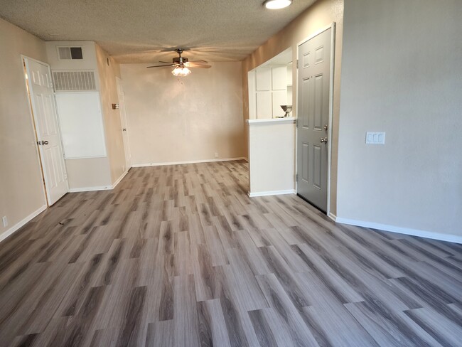 Crown Point Apartments in West Covina, CA - Building Photo - Building Photo