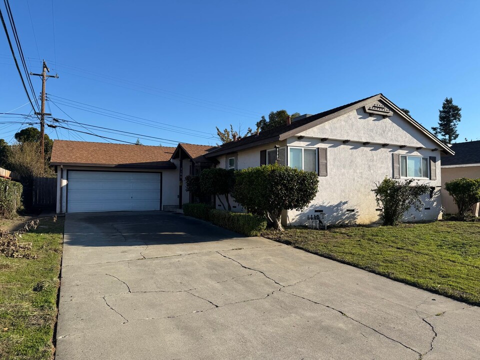 3188 Normington Dr in Sacramento, CA - Building Photo