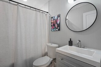 1810 E Robinson St, Unit 1812 in Orlando, FL - Building Photo - Building Photo