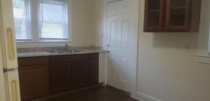 1026 S Pearson St in Greensboro, NC - Building Photo - Building Photo